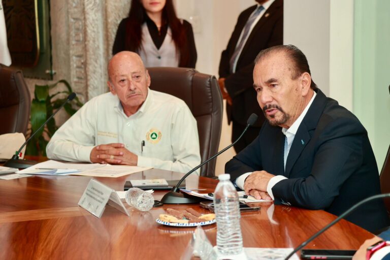 Entregan a Pedro Rodríguez Atlas de Riesgos de Atizapán De Zaragoza 2024