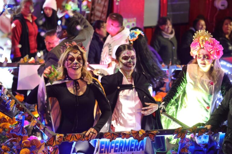 Éxito en Huixquilucan con Carrera y Desfile en el “Tercer Festival de Catrinas 2024”