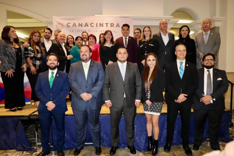 Entregan Premio Águila Canacintra al Mérito Legislativo a senadores y diputados a favor de la industria mexicana