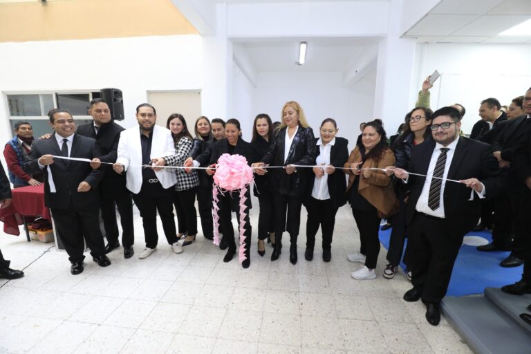 Entrega Evelyn Parra oficinas a los doce concejales de Venustiano Carranza