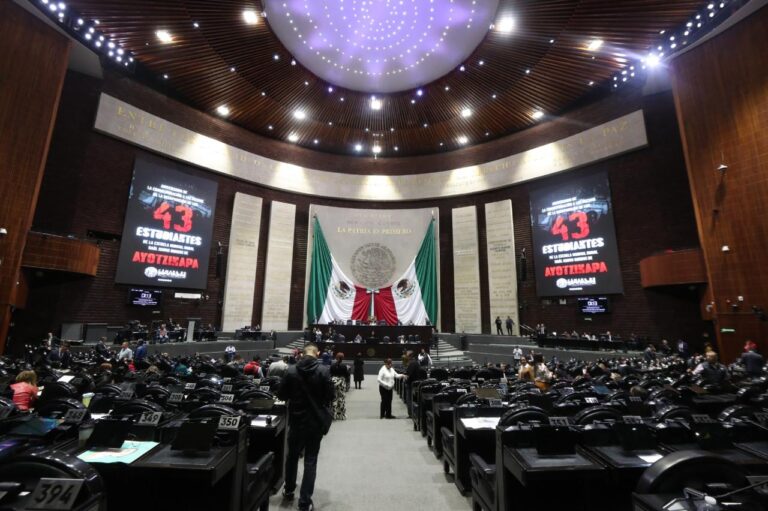 La Cámara de Diputados recordó el décimo aniversario de la desaparición de los 43 normalistas de Ayotzinapa