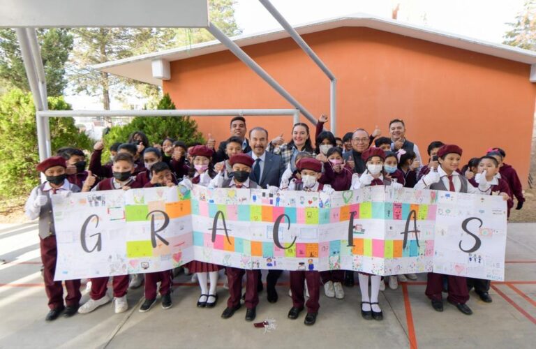 Pedro Rodríguez Reitera su Compromiso de Entregar Más Computadoras a Escuelas Públicas Municipales