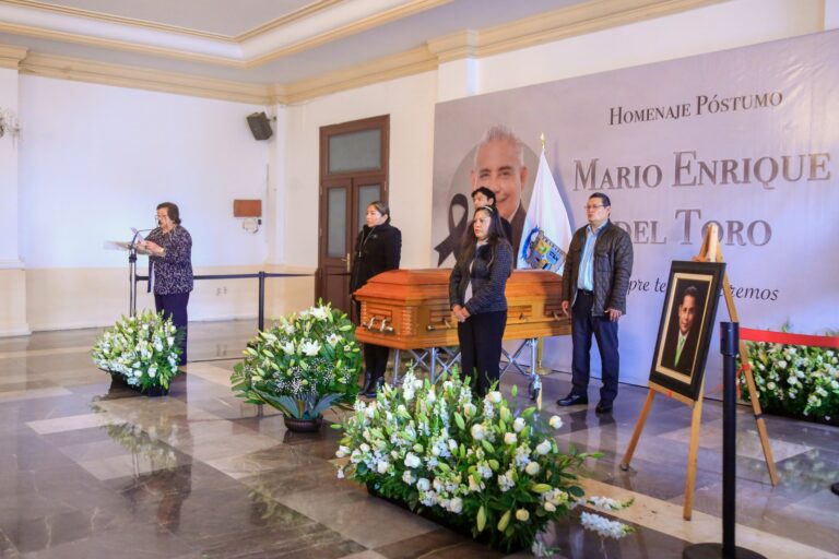 Tlalnepantla Honra la Memoria de Mario Enrique del Toro, Figura Destacada en la Vida Pública del Municipio