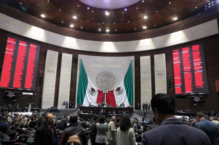 La Cámara de Diputados aprobó, en lo general, reformas que modifican la naturaleza jurídica de empresas productivas del Estado por empresas públicas