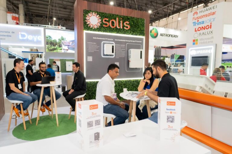 Solís estará presente en Expo Solar Colombia