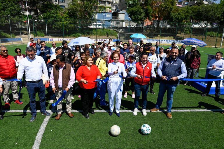 Entregan rehabilitación del deportivo ‘La Curva’ y arcotecho en primaria de Naucalpan
