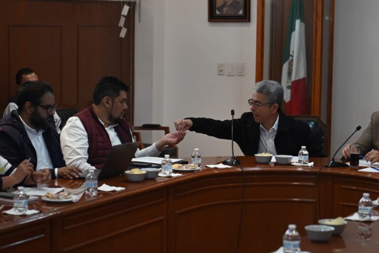 Naucalpan cumple con entrega de información solicitada en proceso de transición