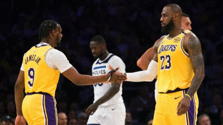 LeBron y Bronny James, primer padre e hijo en jugar juntos en la NBA