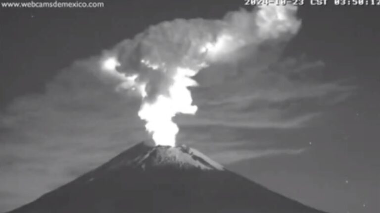 Volcán Popocatépetl emite fumarolas; alertan por posible caída de ceniza en CDMX