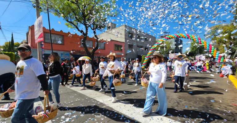 Más de 10 mil personas celebran en desfile conmemorativo de la Revolución Mexicana en Venustiano Carranza