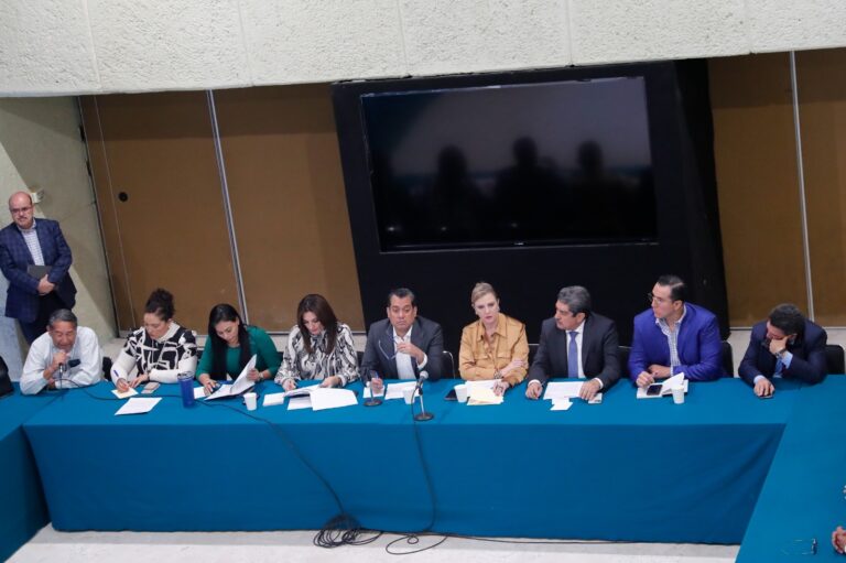 Sergio Gutiérrez Luna recibió a una comitiva de trabajadores de subsistemas de educación media superior