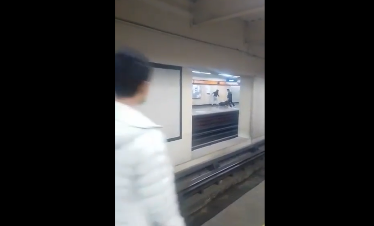 Hombre apuñala a tres personas en la estación Tacubaya del Metro de la CDMX