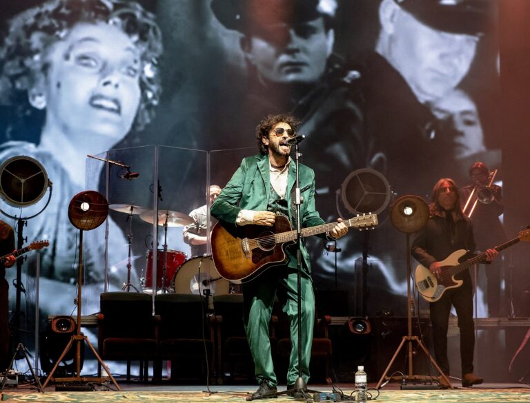 MARIO SAN ROMAN Y SHUARMA DE ELEFANTES lanzan su sencillo “LA HORA DE LOS CRETINOS” MARIO SAN ROMAN Y SHUARMA DE ELEFANTES lanzan su sencillo “LA HORA DE LOS CRETINOS”