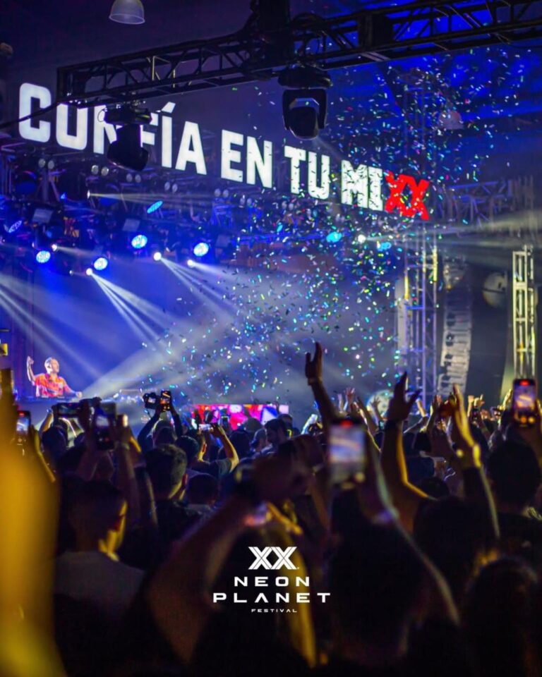 Neon Planet regresa con MIIXología elaborada con cerveza Dos Equis