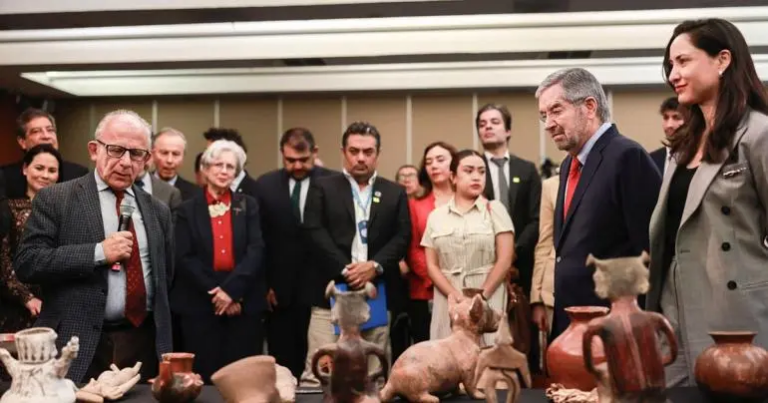 De la Fuente encabeza recuperación de 220 piezas arqueológicas