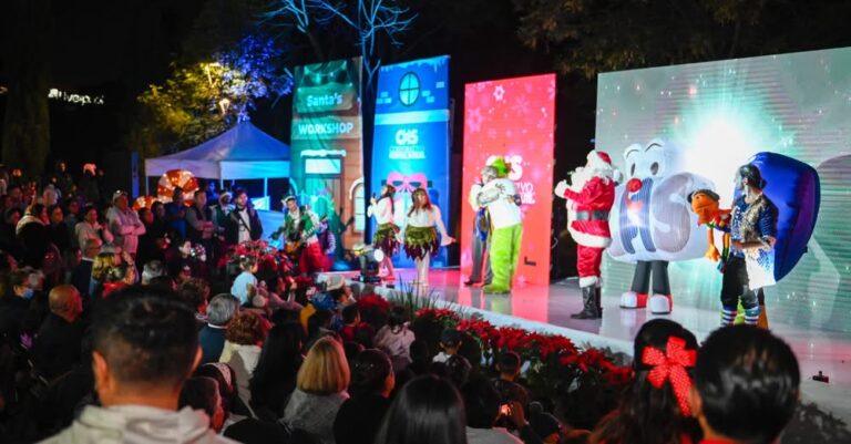 Encabeza Moya Marín encendido de árbol denavidad del corporativo Hospital Satélite