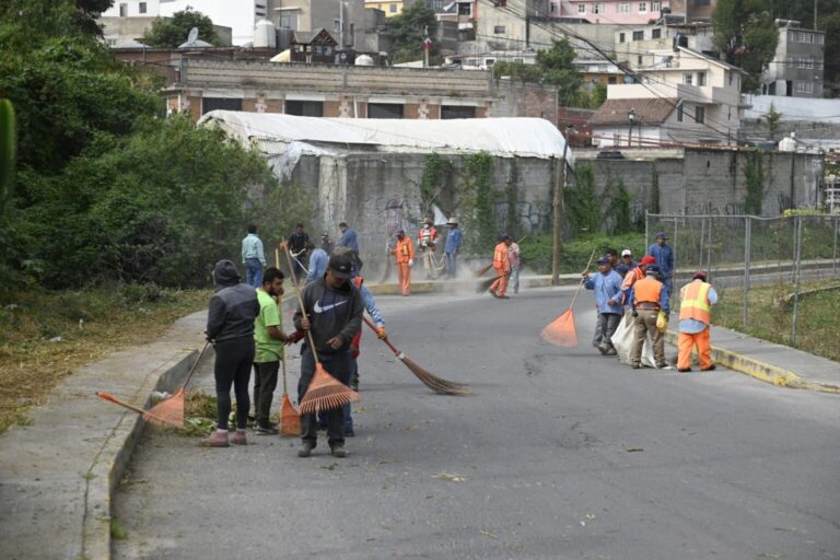 Servicios públicos de Naucalpan retira 18 toneladas de residuos urbanos en San Mateo