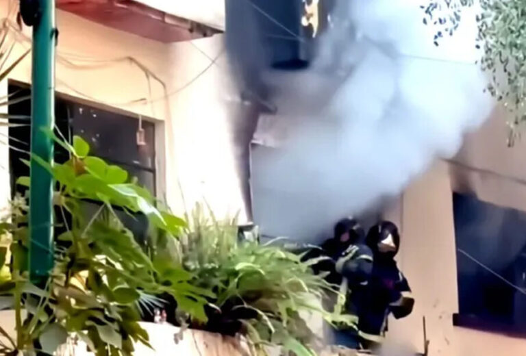 Se incendia departamento en calle Hamburgo de la CDMX; hay un perro muerto