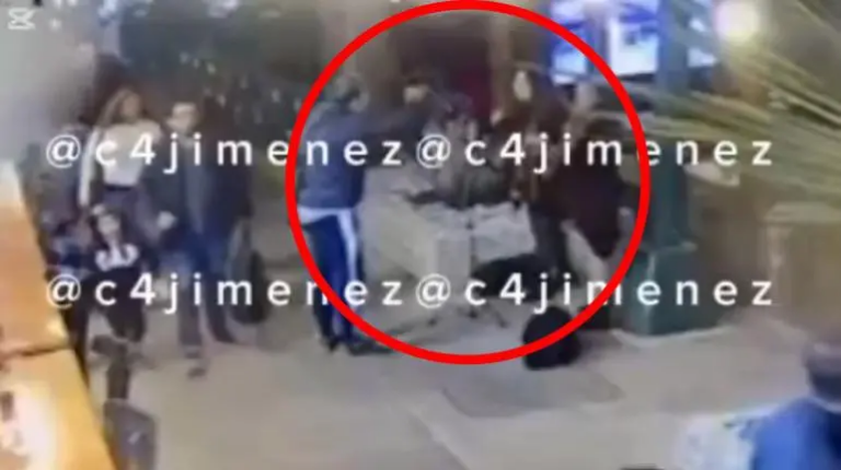 Hombre recibe golpiza tras insultar a jóvenes violinistas en restaurante de la BJ