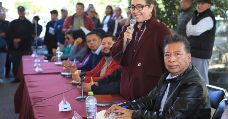 Lleva Azucena Cisneros el gobierno al territorio