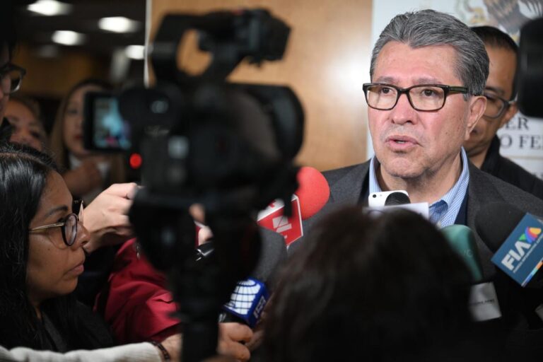 Es “momento de cerrar filas, de establecer un frente común con la presidenta Sheinbaum”: Monreal