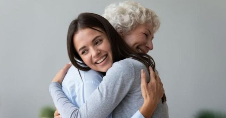“Un abrazo puede transformar tu salud y tu vida”: especialistas de la UNAM