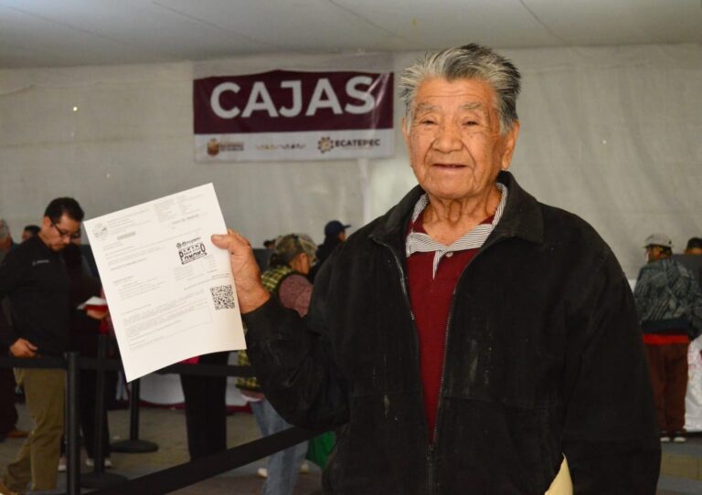 Vecinos de Ecatepec aprovechan descuentos en impuestos y programa Borrón y Cuenta Nueva