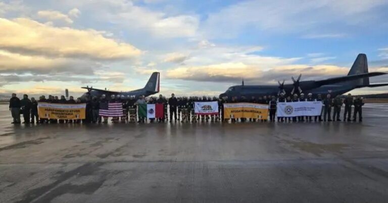 Grupo de 74 mexicanos viaja a LA para apoyar en combate de incendios