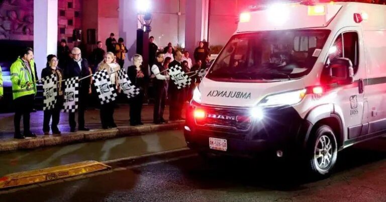 Brugada y Robledo dan banderazo de salida a mil nuevas ambulancias del IMSS