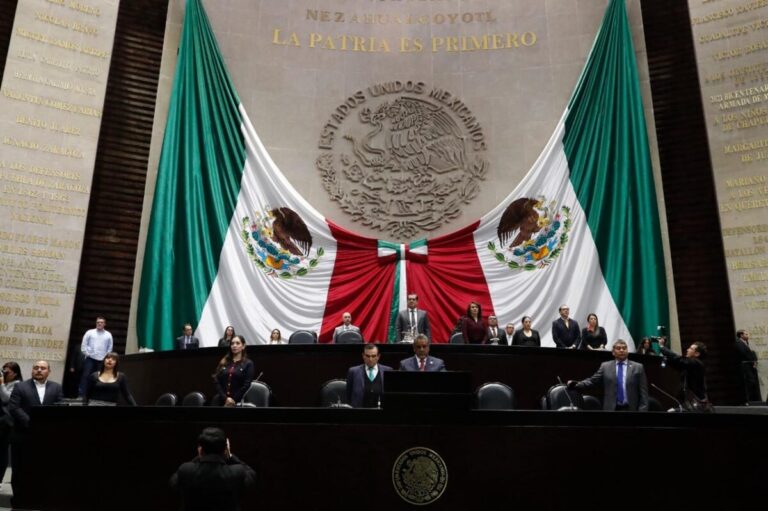 Cámara de Diputados guardó minuto de silencio en memoria de la cantante Paquita la del Barrio