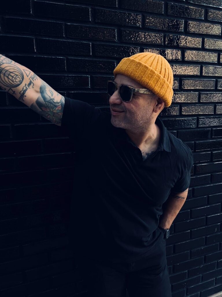 MXTX (Mota) lanza su nuevo sencillo “Amor a Mar, una emotiva y tropical canción que explora la distancia y la conexión con el mar”