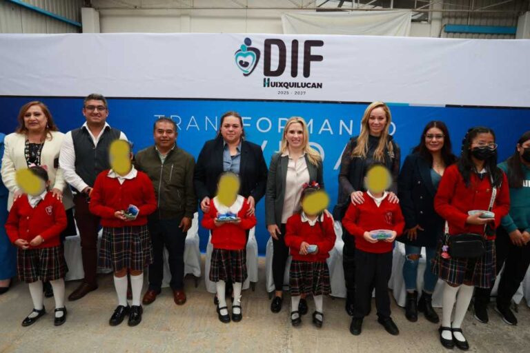 Seguiremos apoyando a nuestros niños para que su educación no tenga obstáculos: Romina Contreras