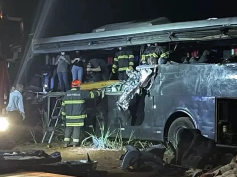 Accidente en carretera en Brasil deja 12 estudiantes muertos y 19 heridos