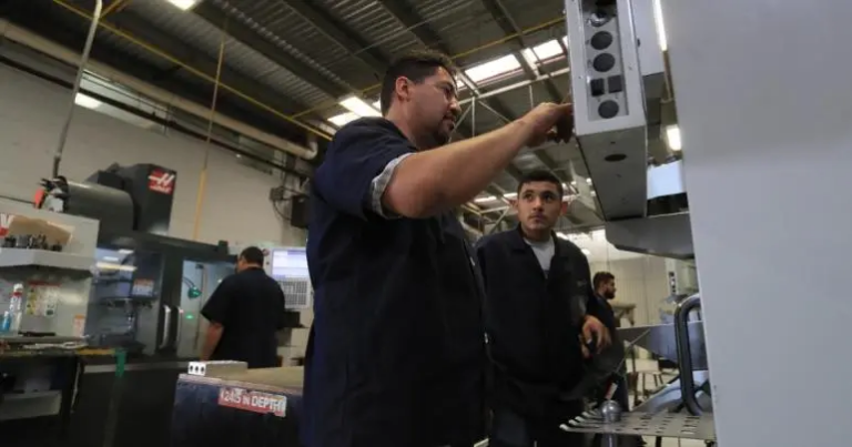 Tasa de desempleo crece al 2.7% en enero, revela el INEGI