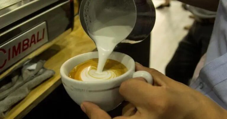 Laboran en precariedad 7.6 millones de jóvenes mexicanos, advierten