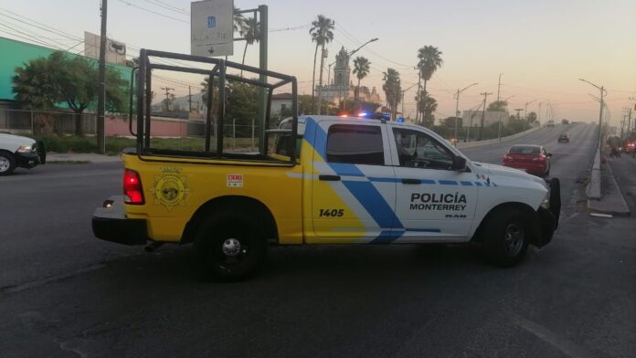 Policía de Monterrey muere en ataque armado; agresor huyé en su patrulla