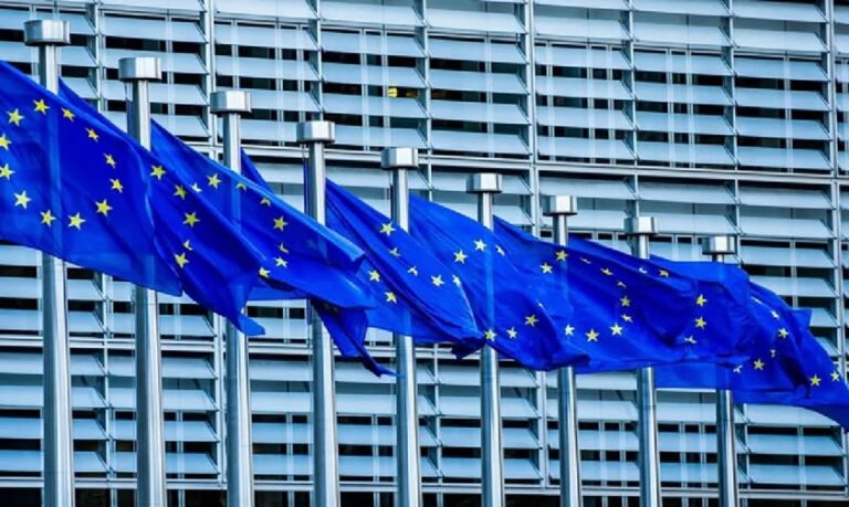 Bruselas se prepara para un «no acuerdo» en los aranceles en paralelo a la negociación con EEUU