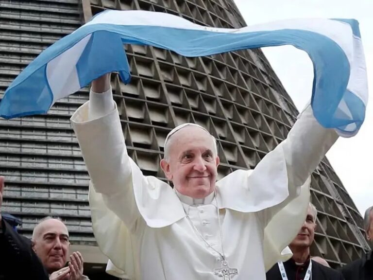 Milei despide al Papa Francisco; Argentina declara 7 días de luto nacional