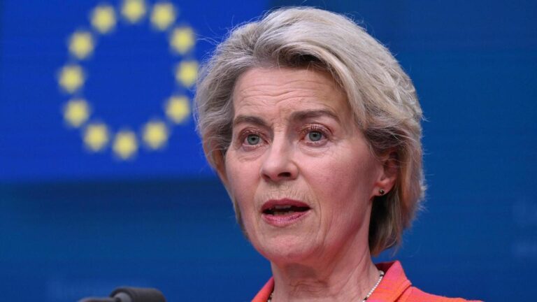 Von der Leyen pide a China negociar para evitar una escalada en la guerra comercial