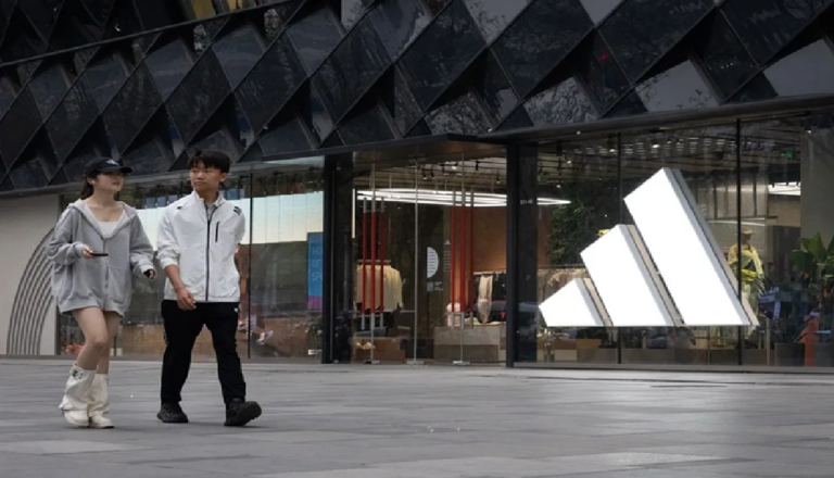 Entra en vigor el nuevo arancel chino del 125 % a todos los bienes de EE. UU.