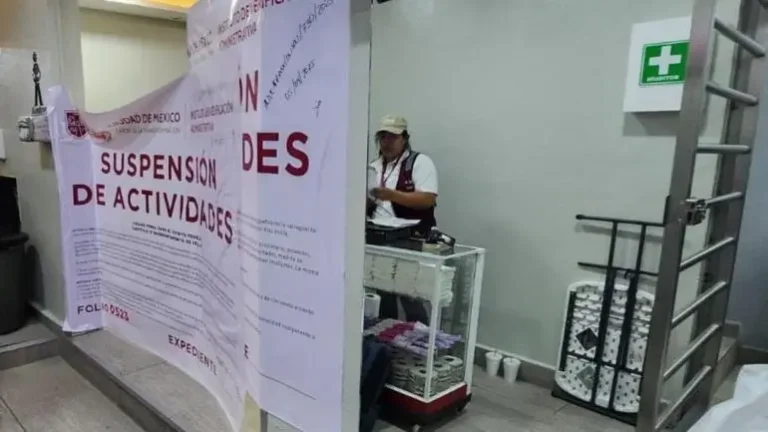 Suspenden baños públicos de Plaza San Cosme tras hallazgo de cámaras ocultas