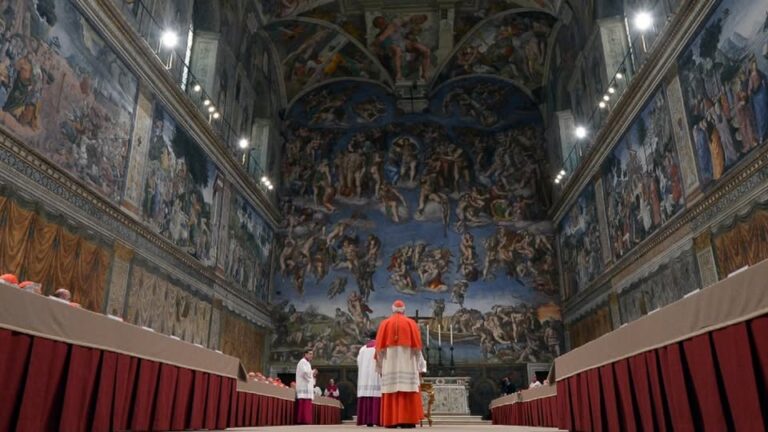 ¿Cómo se elige al nuevo Papa y qué es el cónclave?