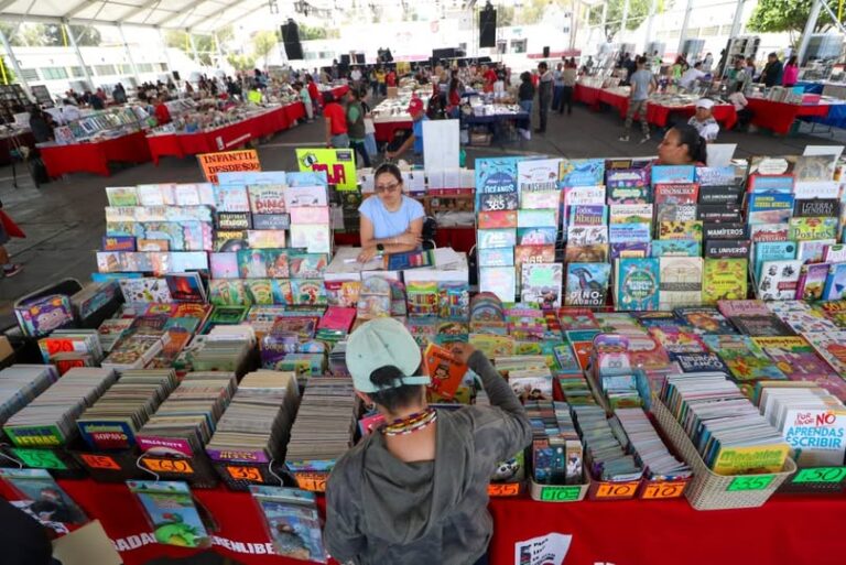 Un pueblo que lee, es un pueblo que se transforma: Adolfo Cerqueda Rebollo
