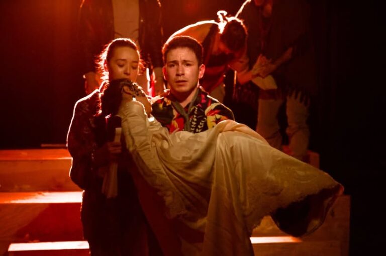 Bestiario teatro presenta una nueva mirada sobre la obra Romeo Y Julieta