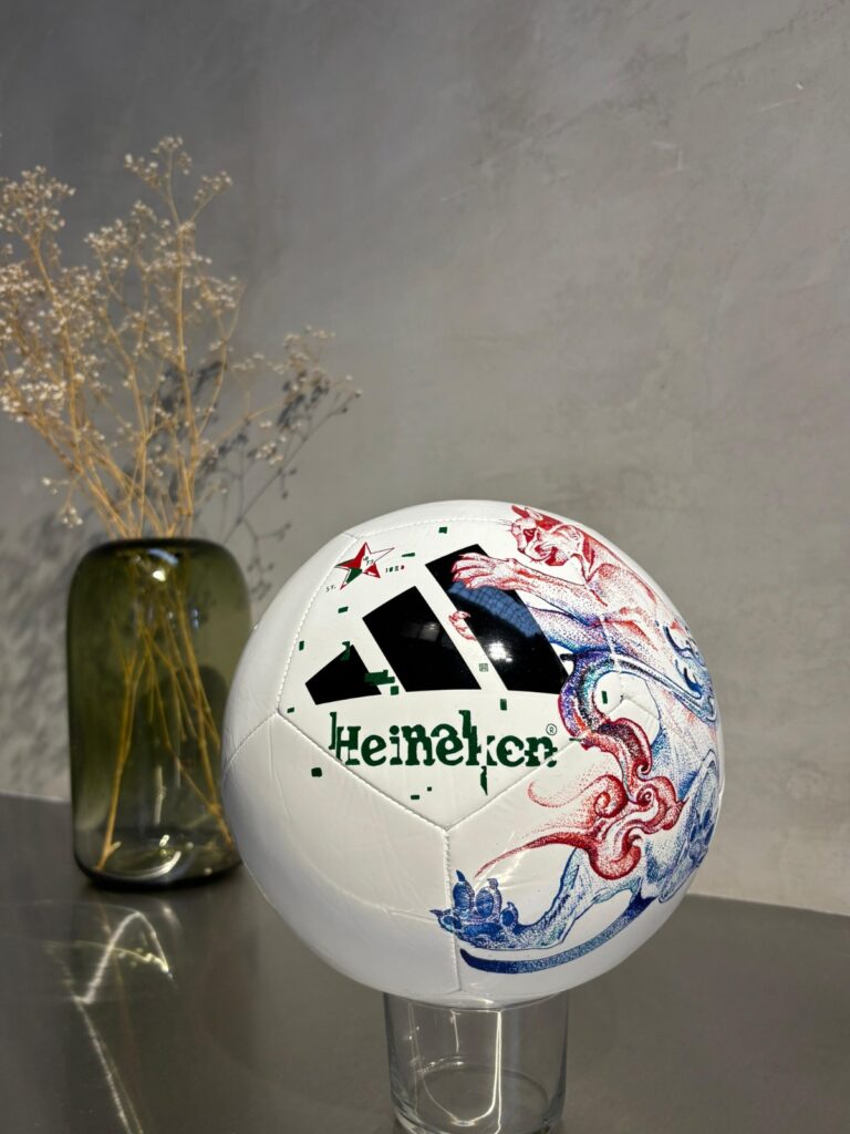 Del estadio al estudio: Heineken 0.0 convierte la Champions League en una obra de arte