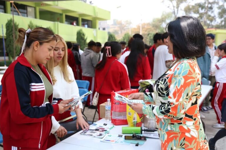 Los jóvenes deben saber decir no y reconocer el abuso: Romina Contreras