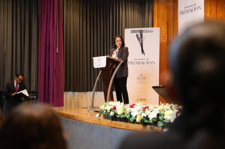 El conocimiento es herramienta de transformación democrática: Amalia Pulido Gómez