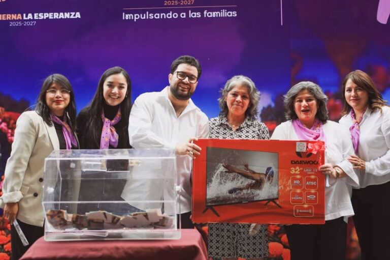 Es tiempo de poner el trabajo de las madres en el centro de las políticas públicas: Isaac Montoya