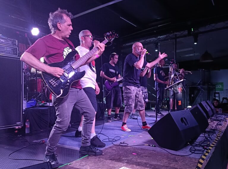 BANDA BASSOTTI HACE VIBRAR A LA CAPITAL MEXICANA EN EMOTIVO CONCIERTO