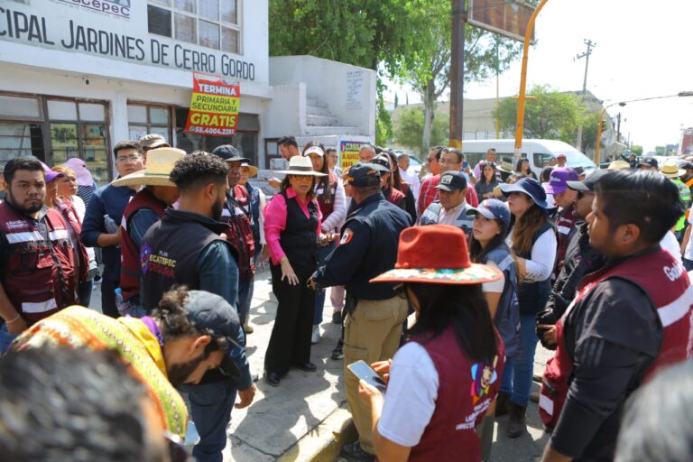 Tenemos que aprender a vivir en orden: Azucena Cisneros